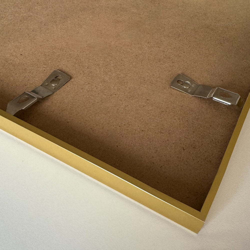 Guld aluramme – Smal (9 mm) – A2 (42x59,4 cm)-PlakatKunst