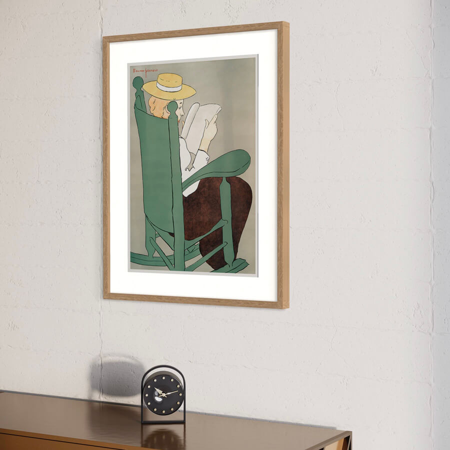 Lesende Frau in einem Schaukelstuhl