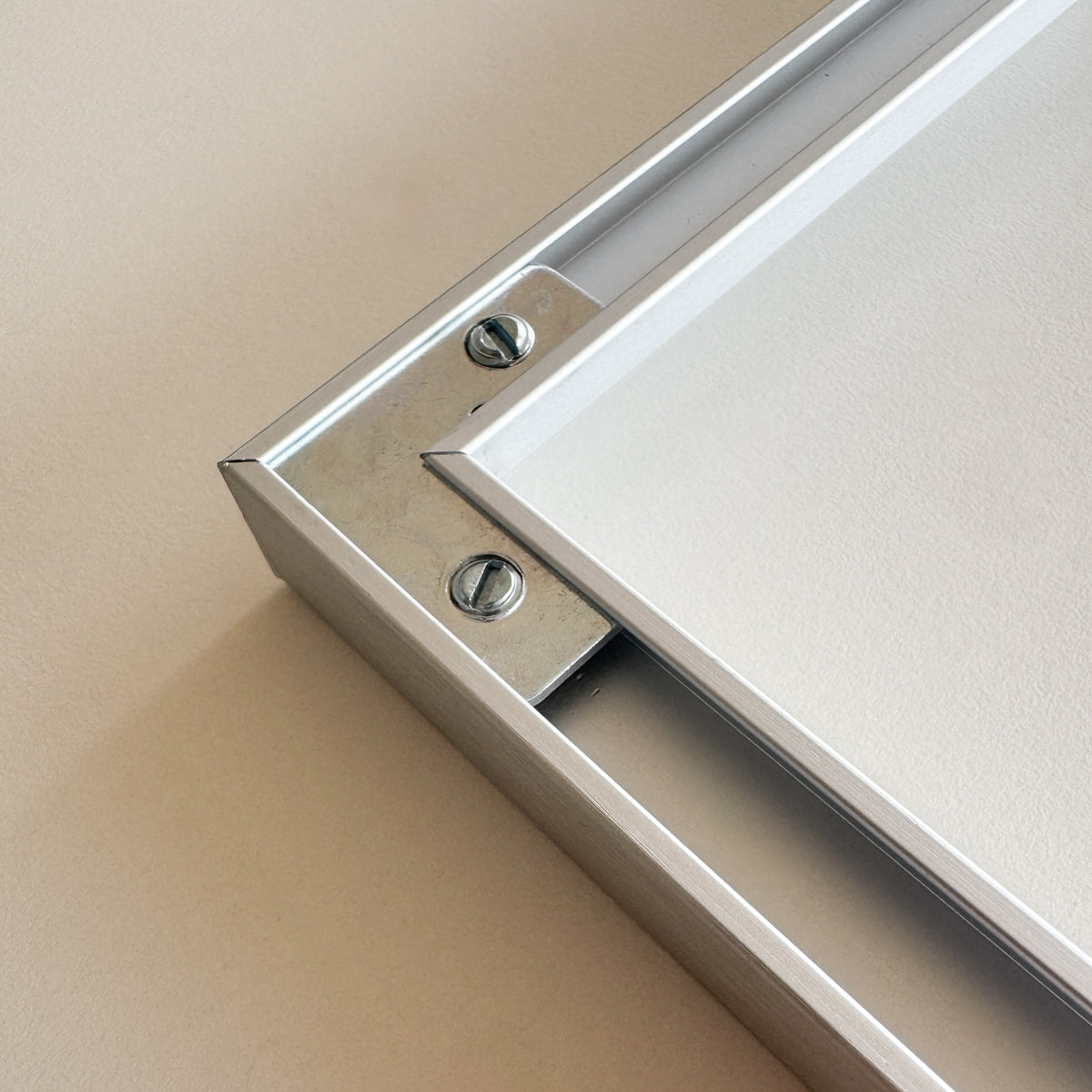 Mattsilberner Premium-Aluminiumrahmen - Schmal (6 mm) - A0 (84,1x118,9 cm)