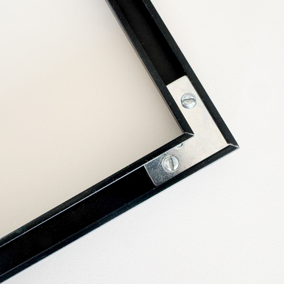 Schwarzer Premium-Aluminiumrahmen – Schmal (6 mm)