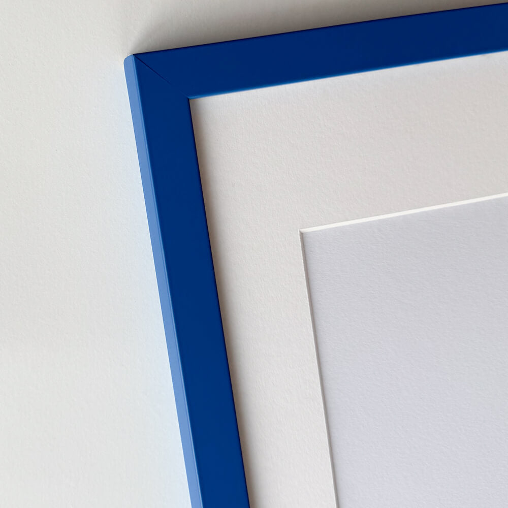 Blå mat træramme – Smal (15 mm) – A5 (15x21 cm)-PlakatKunst
