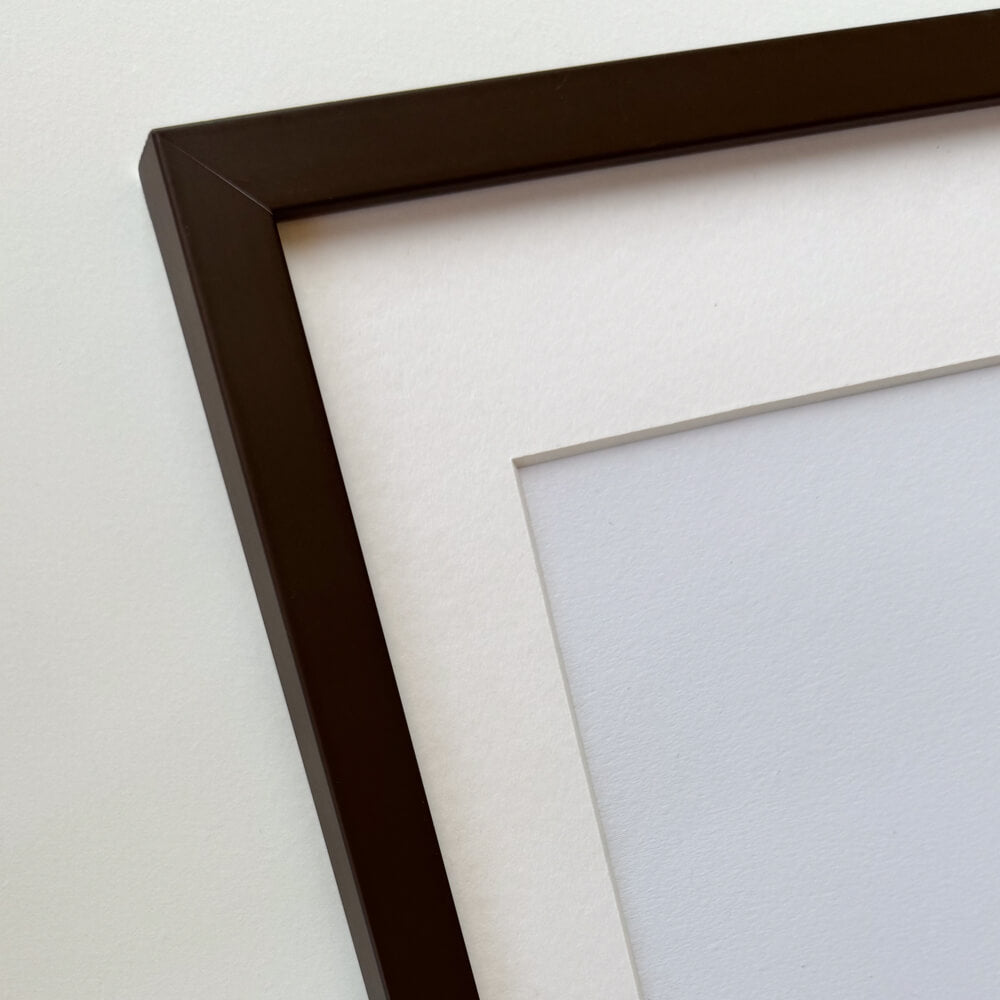 Brun mat træramme – Smal (15 mm) – A2 (42x59,4 cm)-PlakatKunst