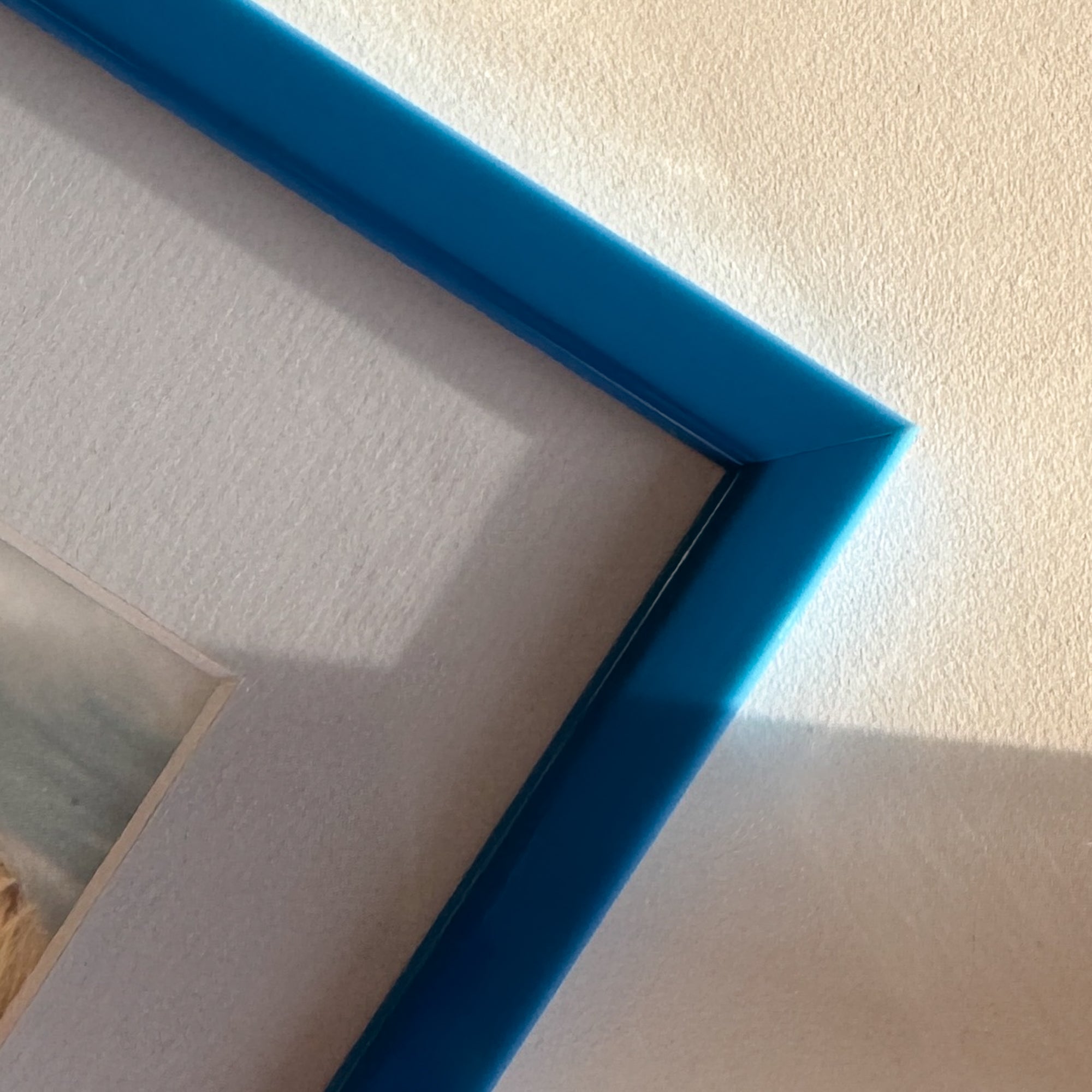 Blauer glänzender Holzrahmen - Schmal (13 mm) - A3 (30×42 cm)