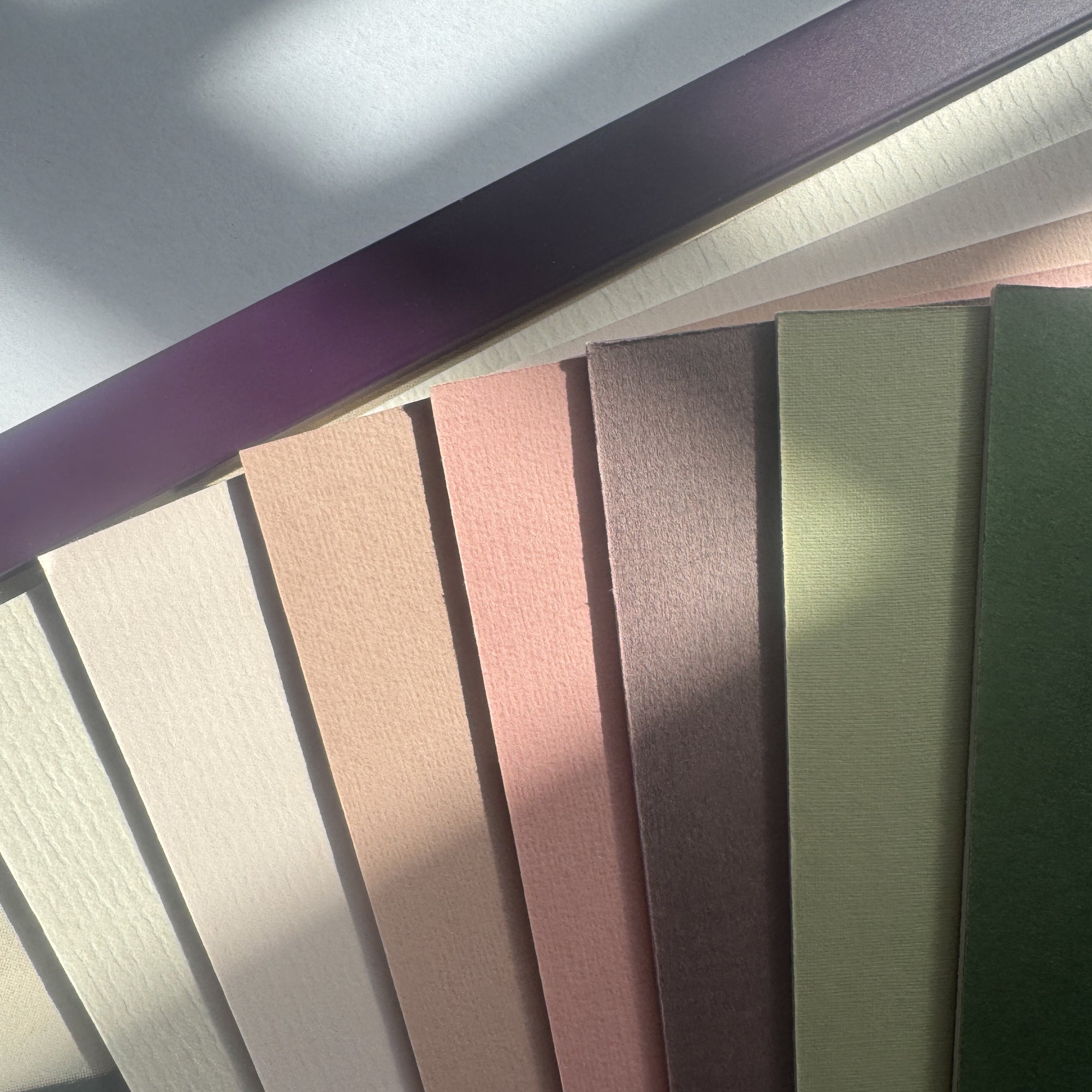 Lila matter Holzrahmen - Schmal (15 mm) - A3 (30×42 cm)