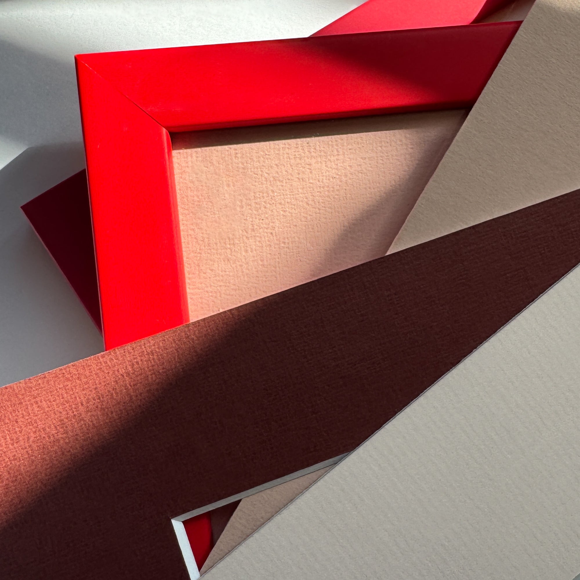 Roter matter Holzrahmen - Schmal (15 mm) - A2 (42x59,4 cm)