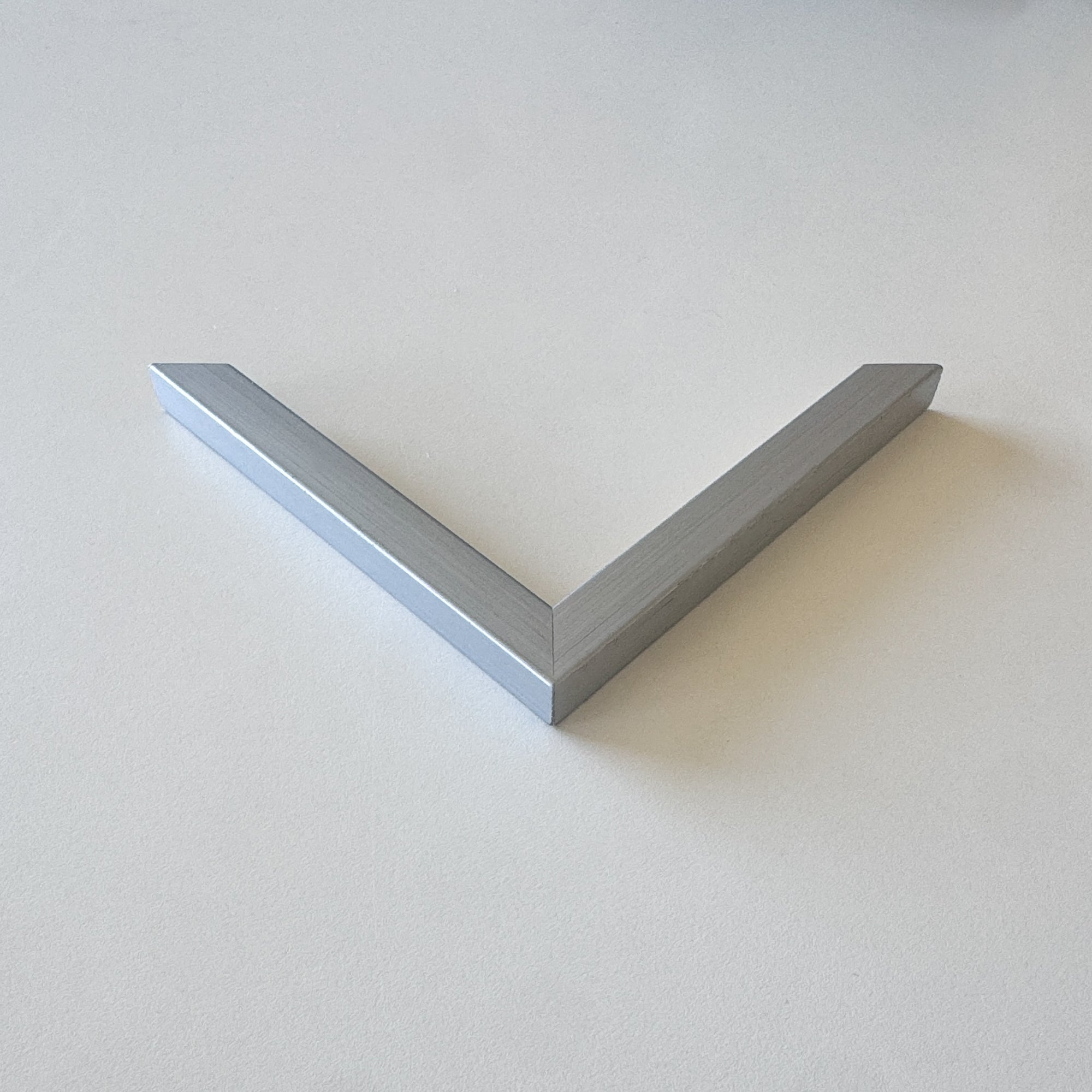 Musterecke: Silber Holzrahmen - Schmal (15x15 mm)