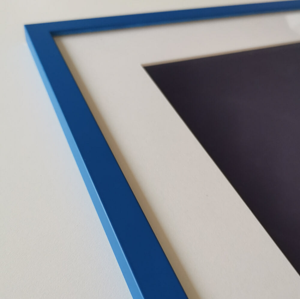 Blauer matter Holzrahmen - Schmal (15 mm) - 50×50 cm