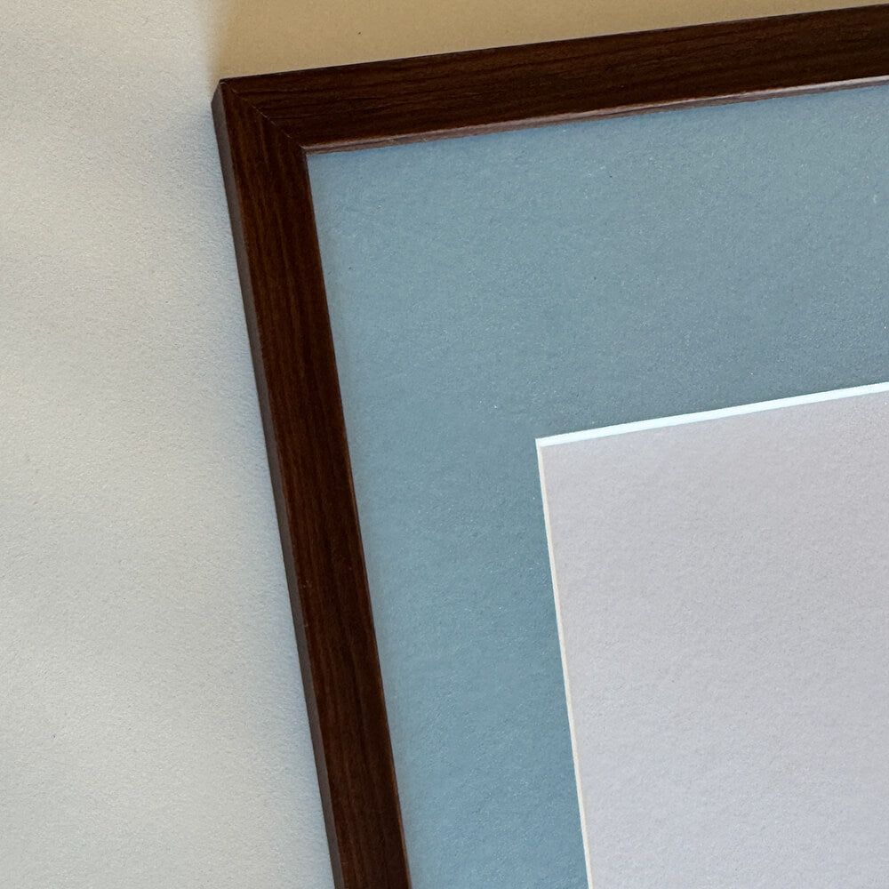 Mørk træramme – Smal (10 mm) – 18x24 cm-PlakatKunst