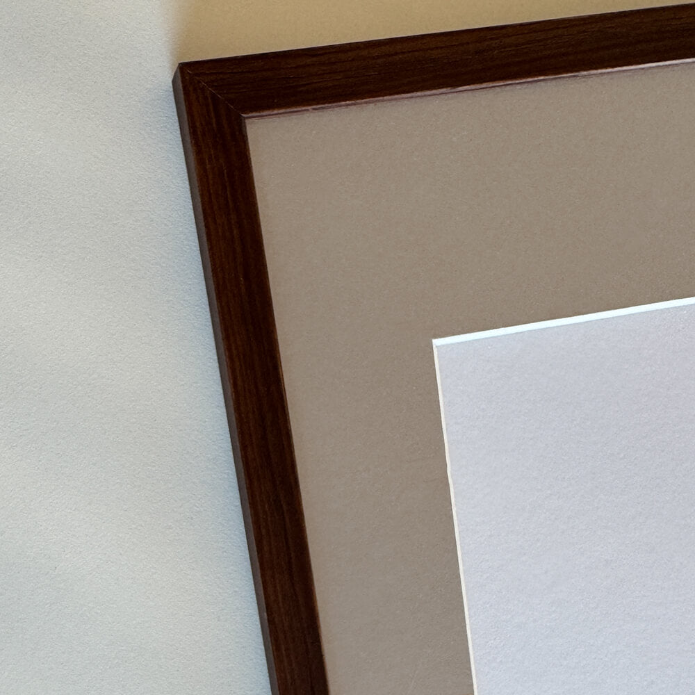 Mørk træramme – Smal (10 mm) – 18x24 cm-PlakatKunst