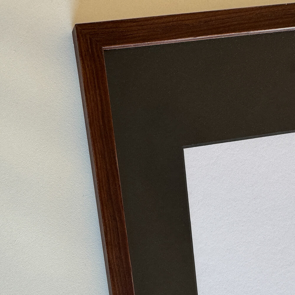 Mørk træramme – Smal (10 mm) – 18x24 cm-PlakatKunst