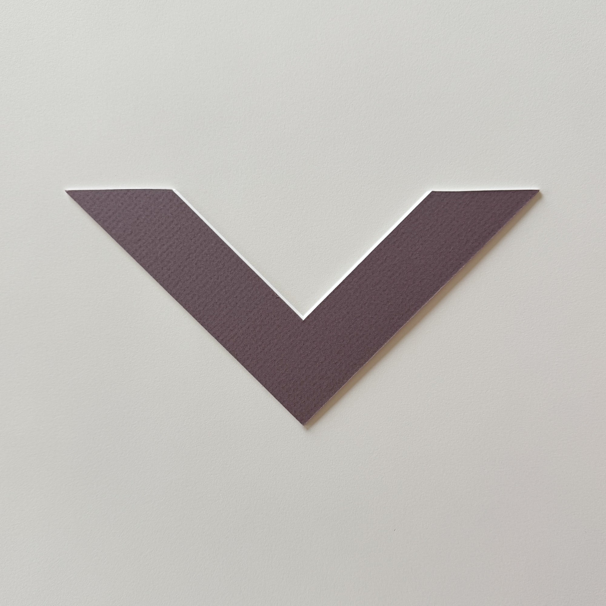 Eckprobe: Staubiges mauve Passepartout