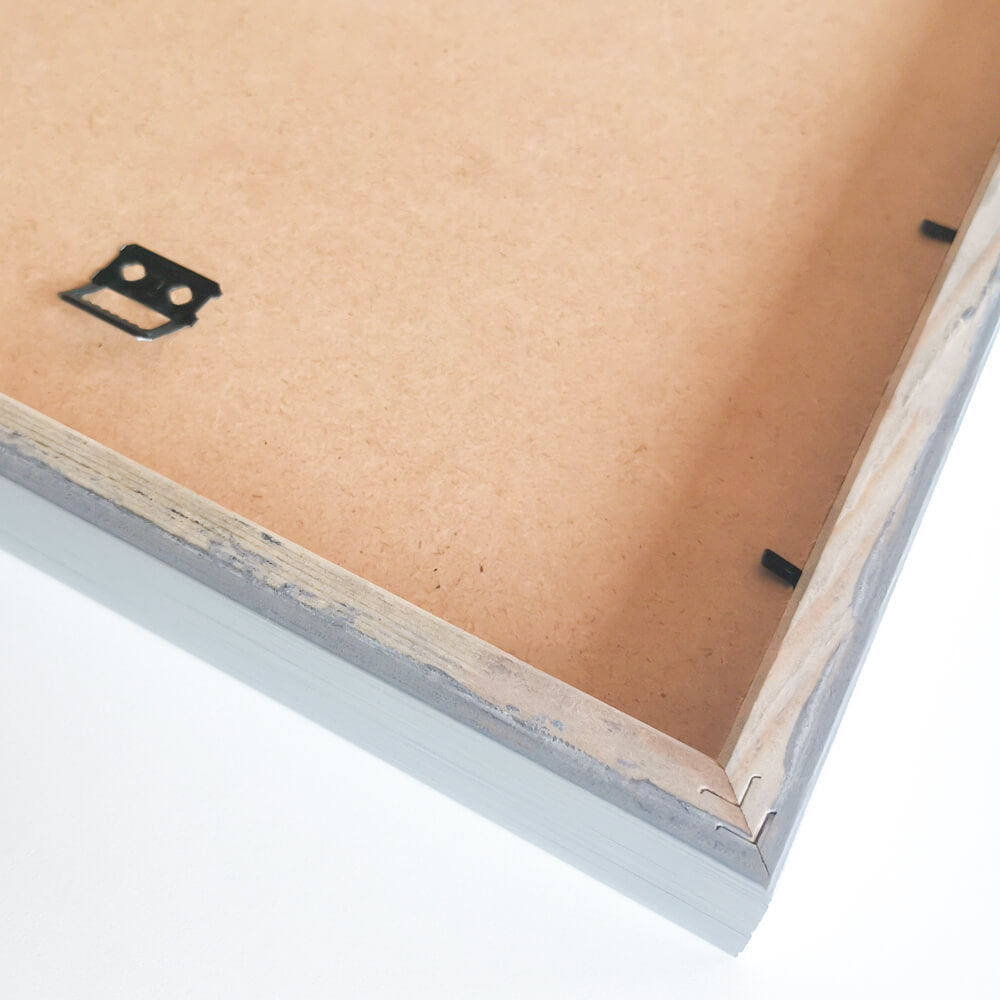 Silberfarbener Holzrahmen nach Maß - Breit (20 mm)