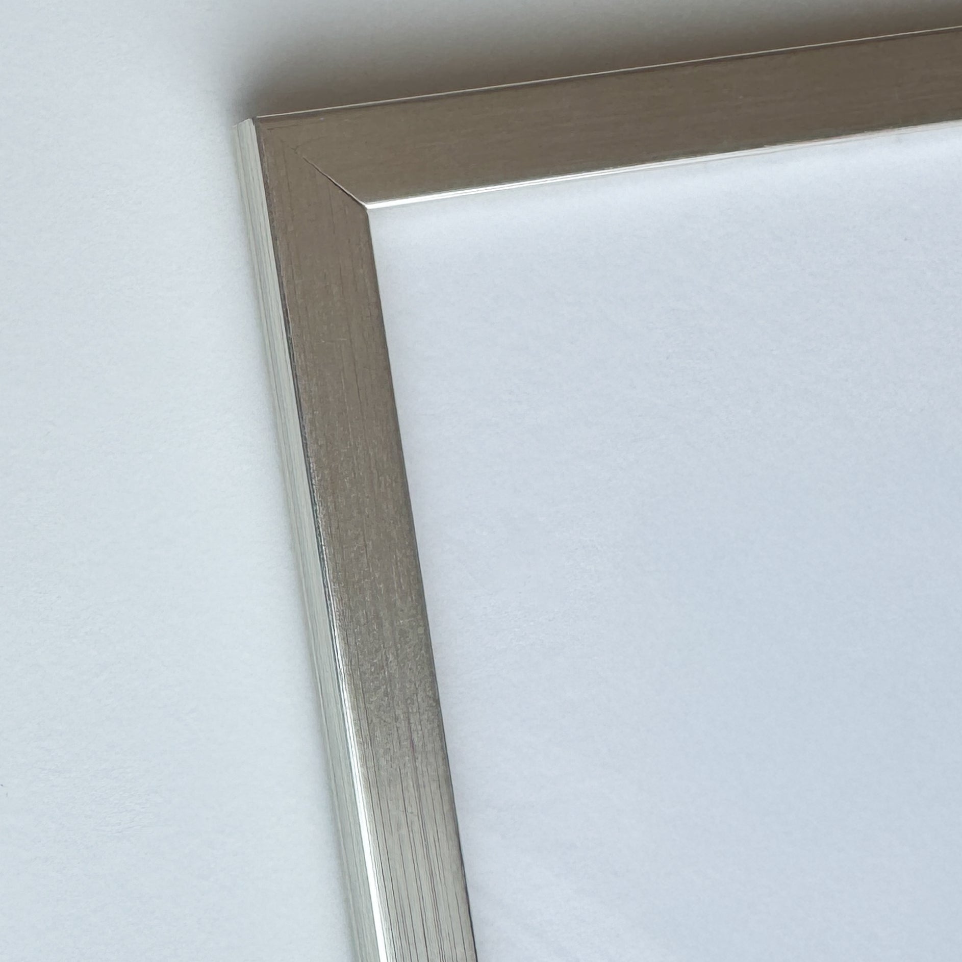 Silberner Holzrahmen - Schmal (13 mm)
