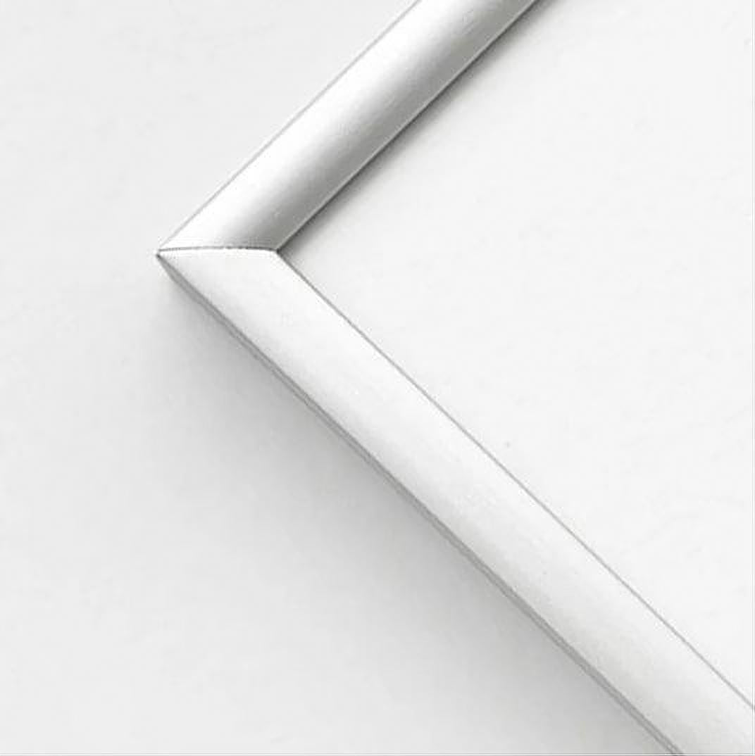 Mattsilberner Premium-Aluminiumrahmen nach Maß - Schmal (6 mm)