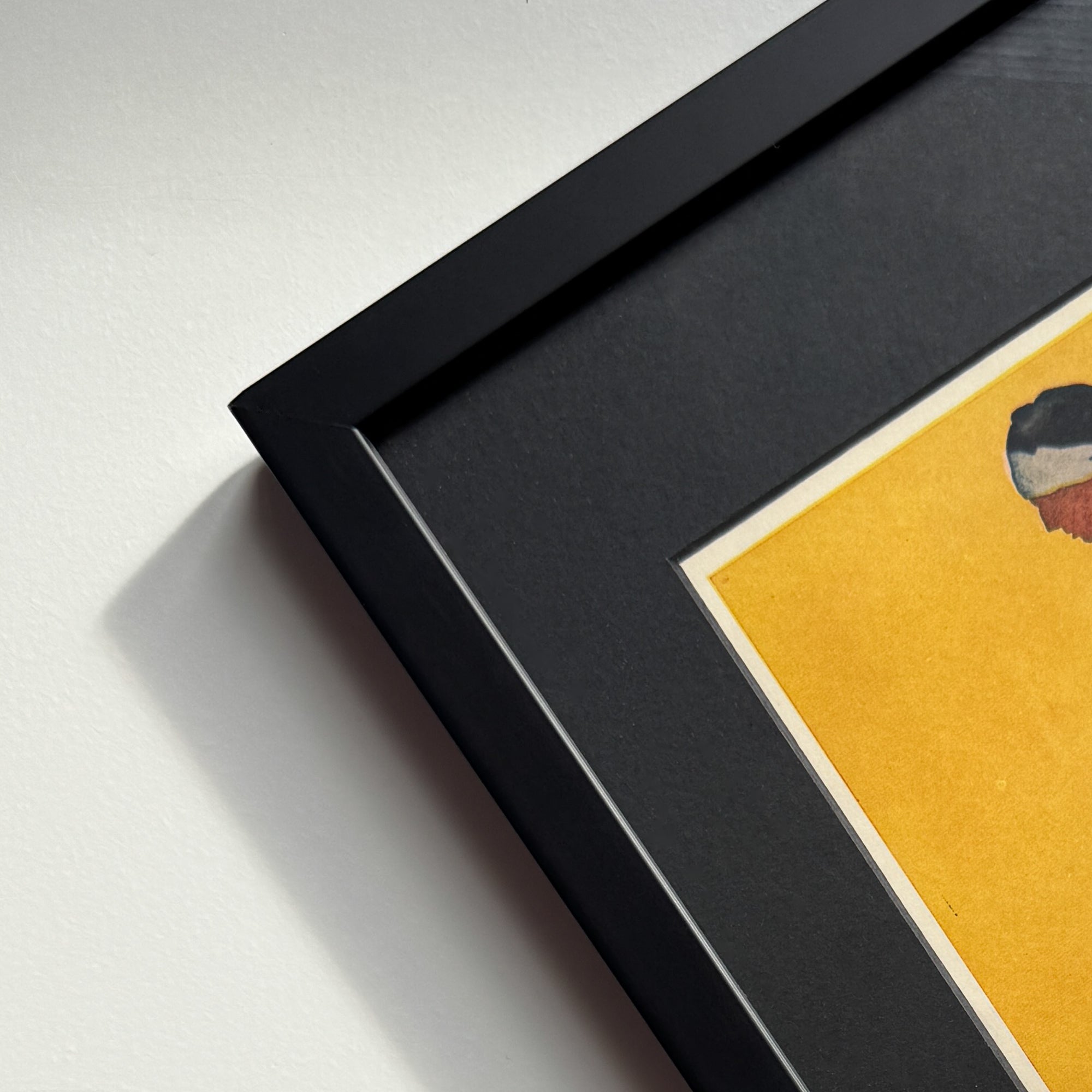 Schwarzer Holzrahmen - Schmal (15 mm) - A2 (42 x 59,4 cm)