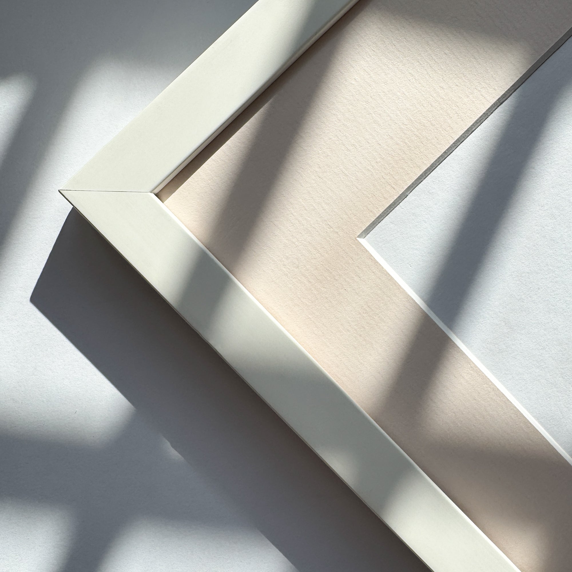 Weißer Holzrahmen - Schmal (15 mm) - A3 (30×42 cm)