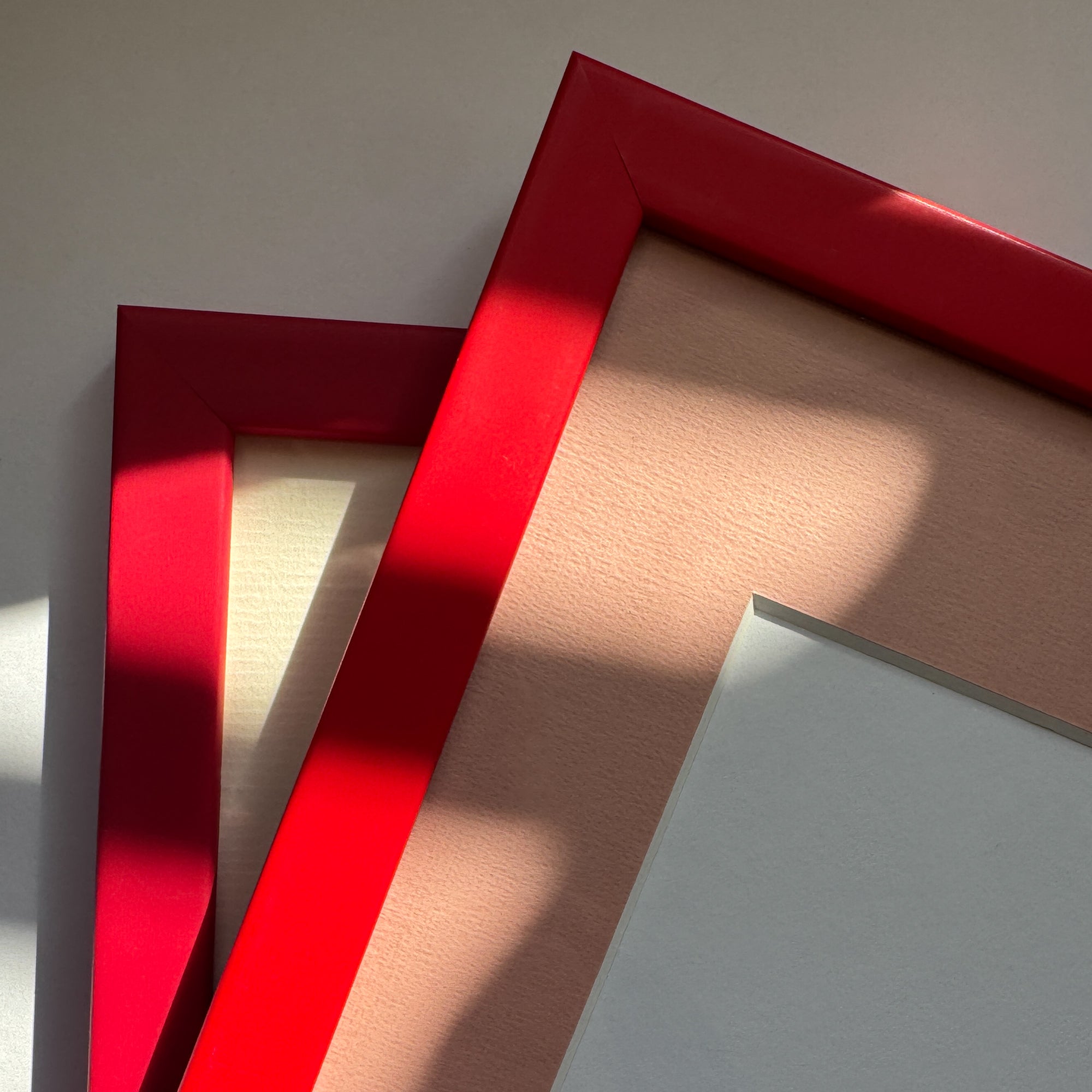 Roter matter Holzrahmen - Schmal (15 mm) - 28x35 cm