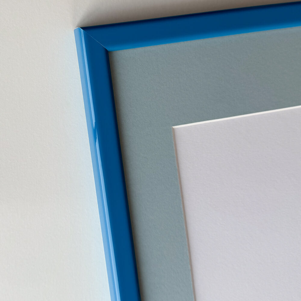 Blauer glänzender Holzrahmen – Schmal (14 mm) – A2 (42 x 59,4 cm)