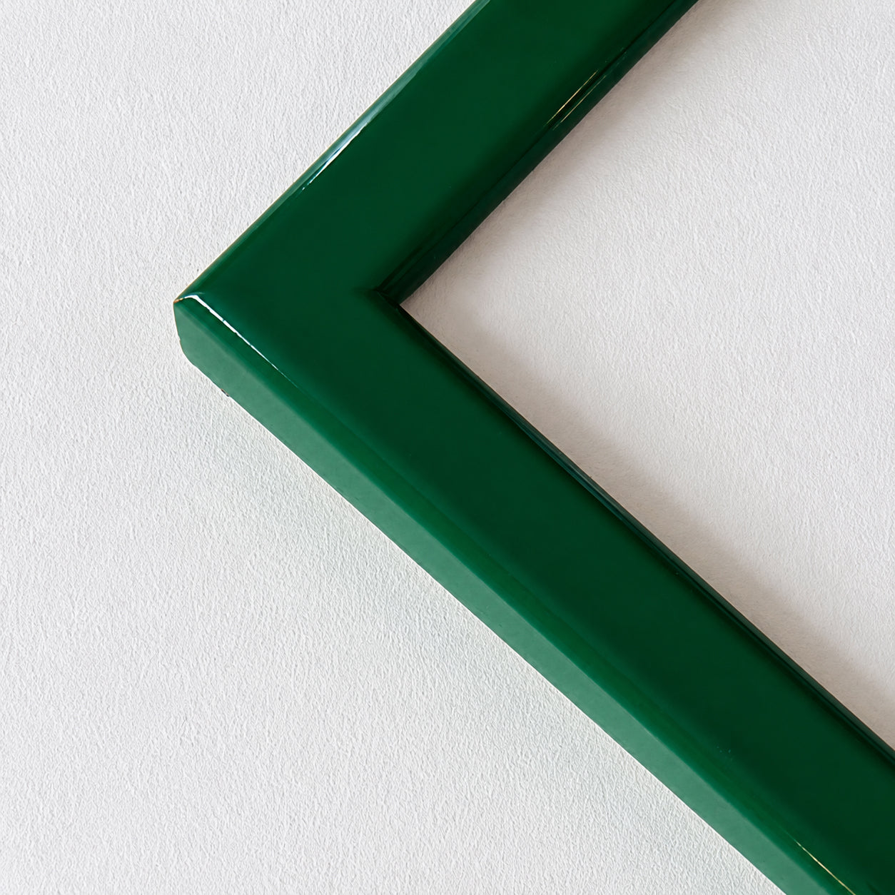 Grüner glänzender Holzrahmen nach maß - Schmal (13 mm)