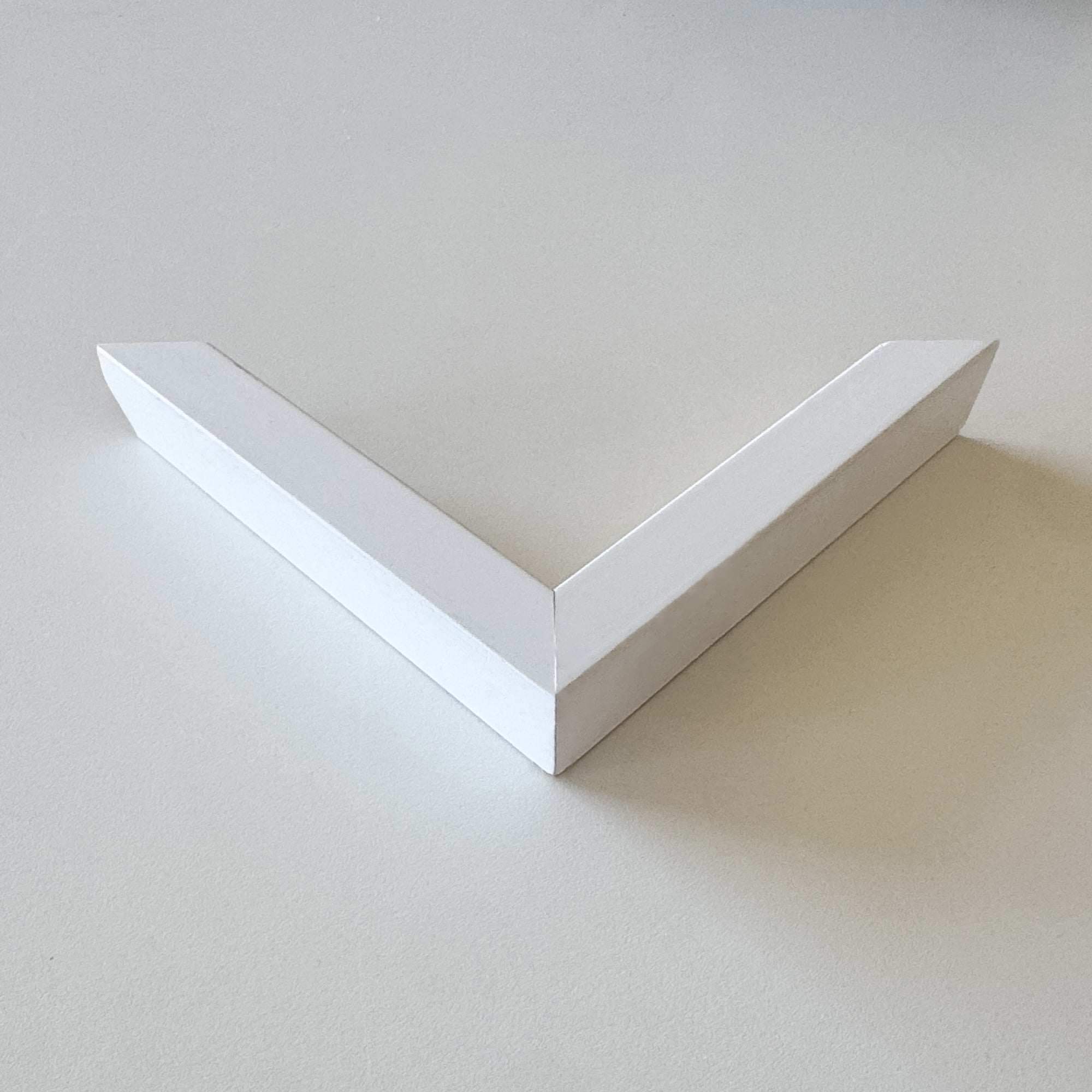 Eckmuster: Weißer Holzrahmen – Breit (20x20 mm)