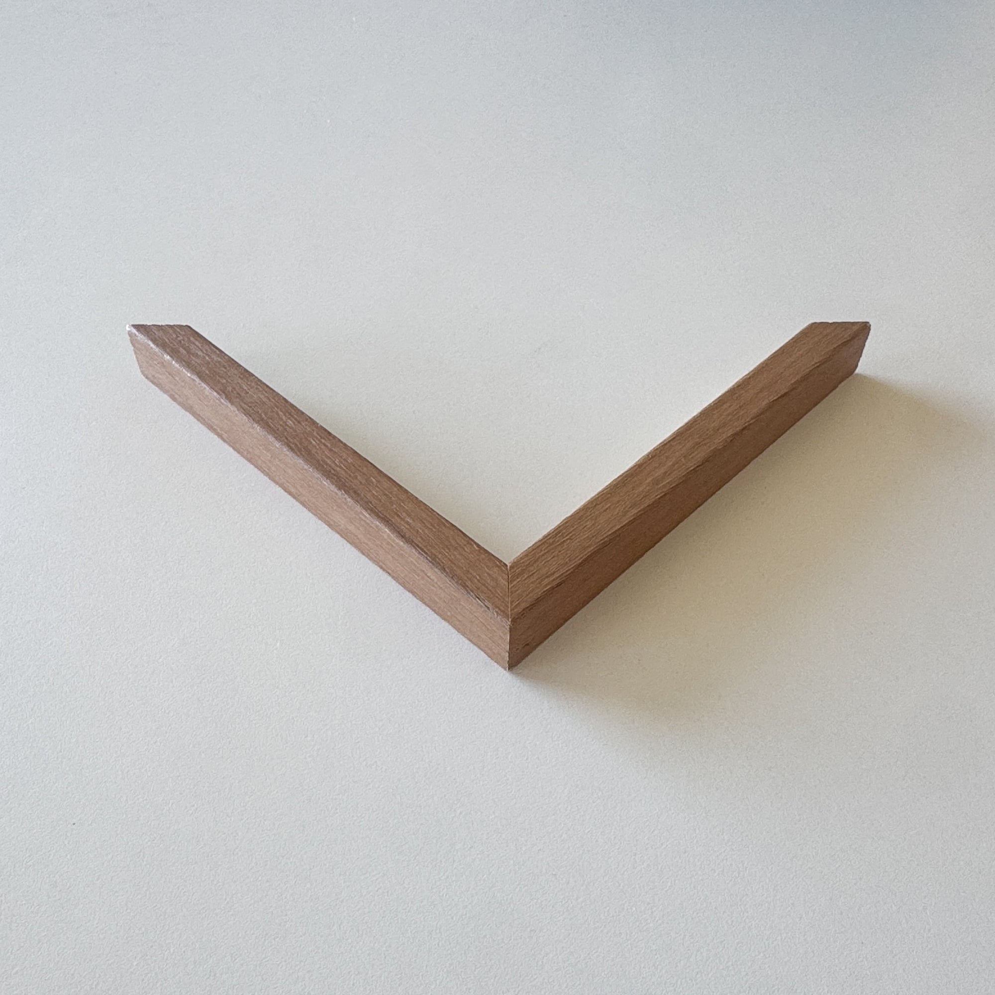 Eckprobe: Rahmen aus dunkler Eiche – schmal (12x18 mm)