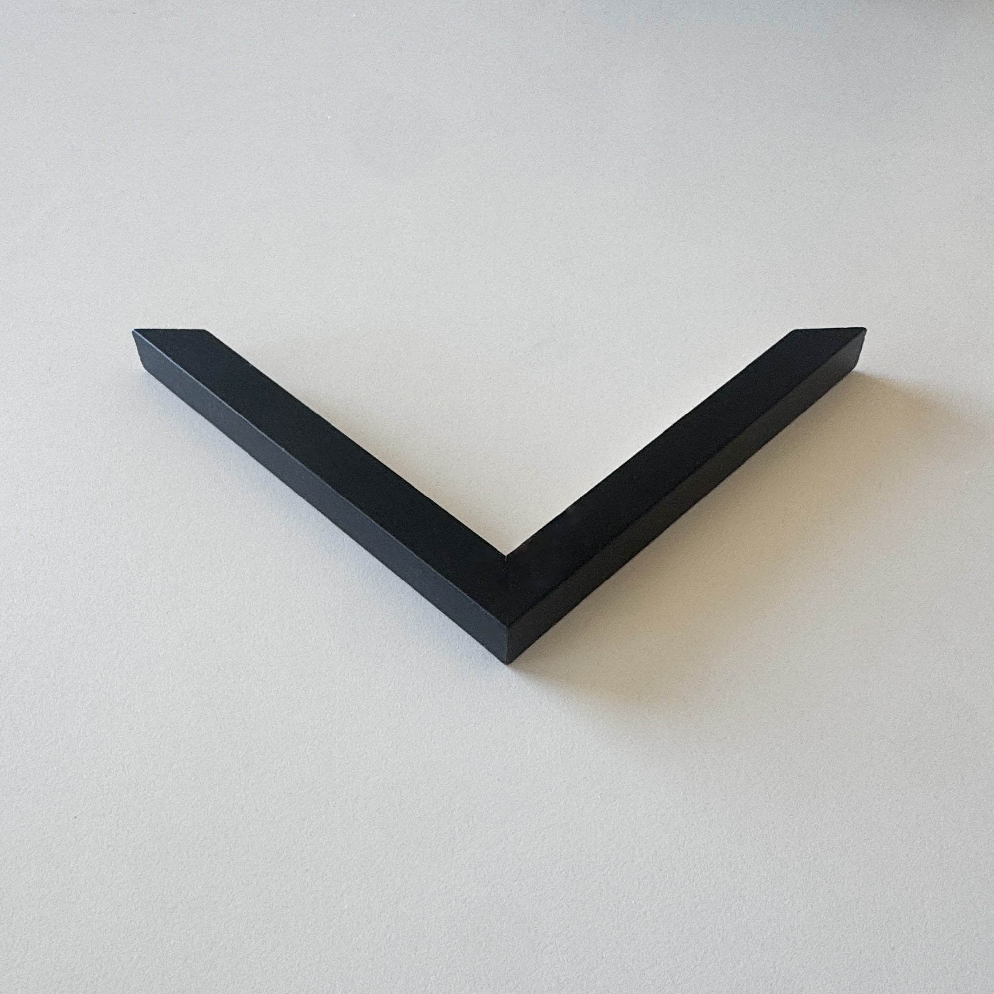 Eckmuster: Schwarzer Holzrahmen – Schmal (15x15 mm)