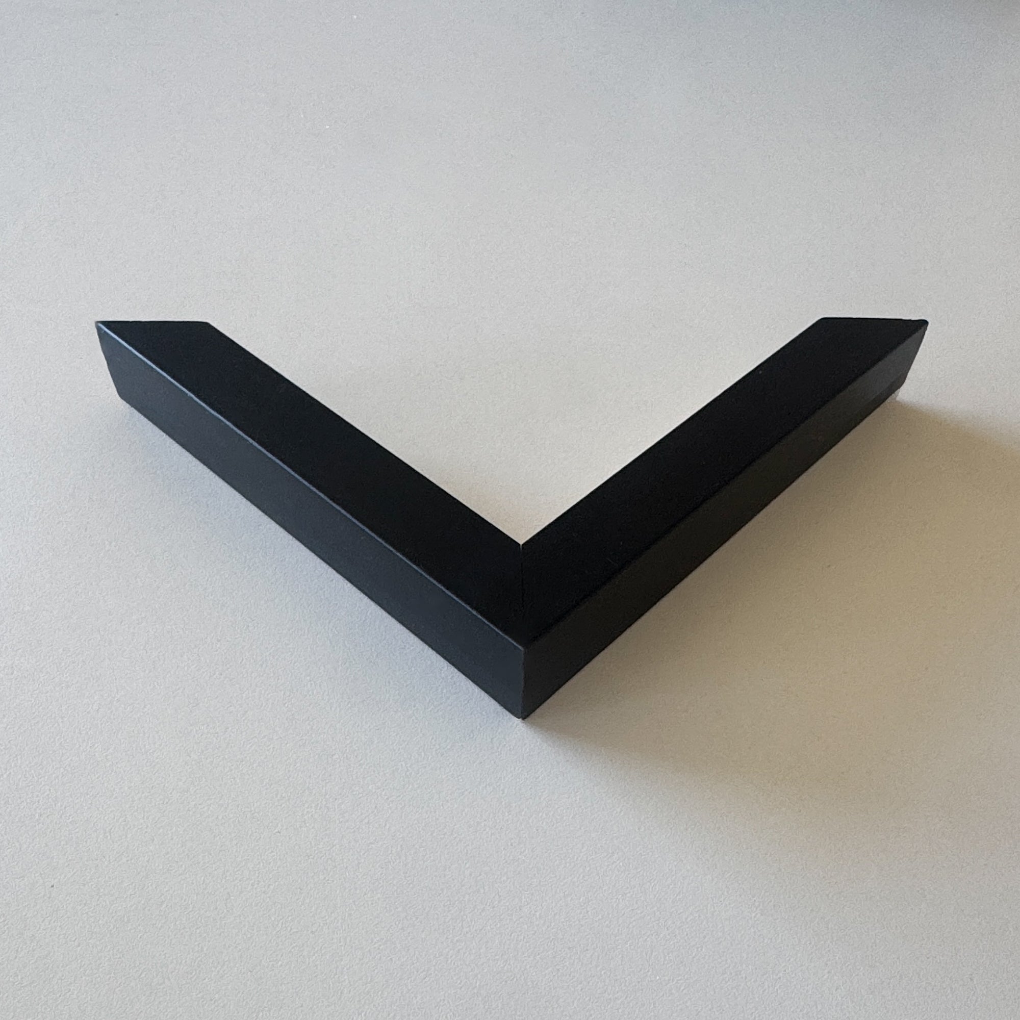Eckprobe: Schwarzer Bilderrahmen - Breit (20×20 mm)