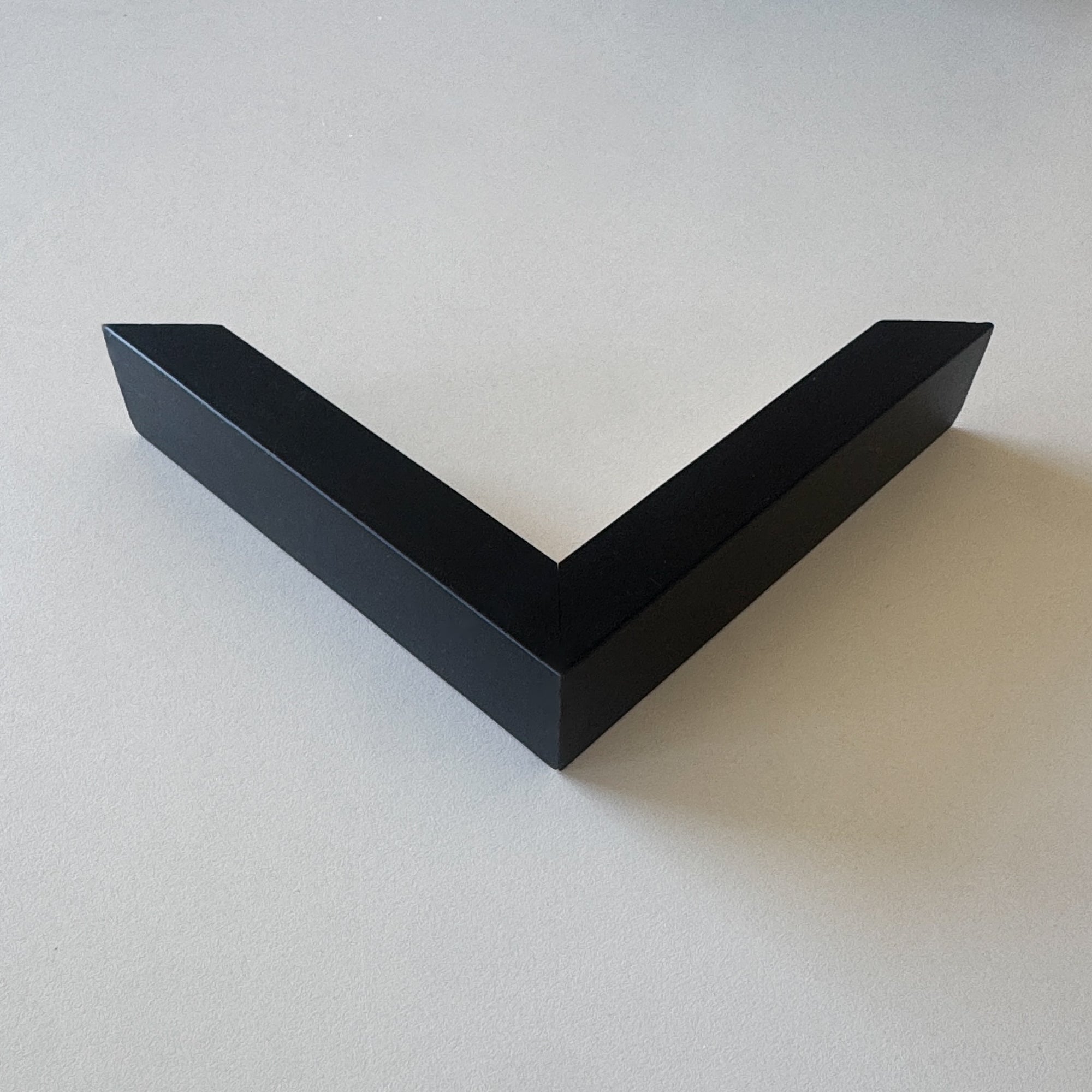 Eckprobe: Schwarzer Bilderrahmen - Breit (20×30 mm)