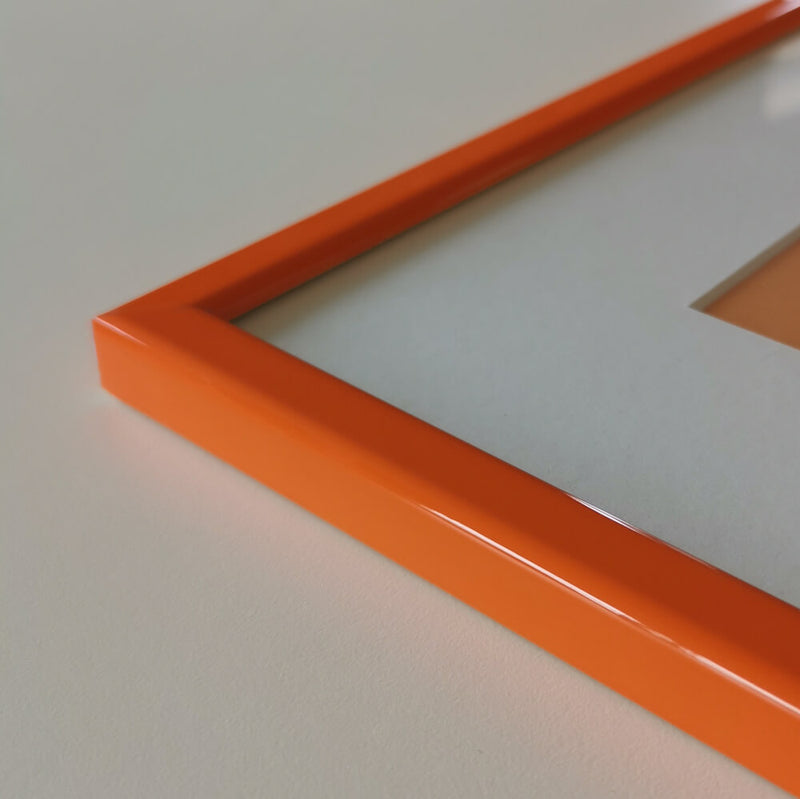 Orange glänzender Holzrahmen – schmal (14 mm) – 30 x 30 cm