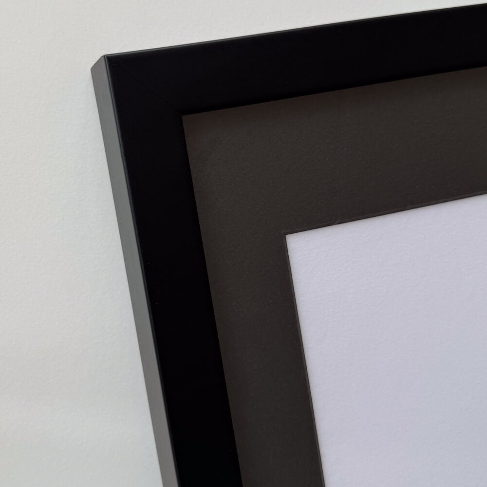 Schwarzer Bilderrahmen aus Holz - Breit (20 mm) - 60×60 cm