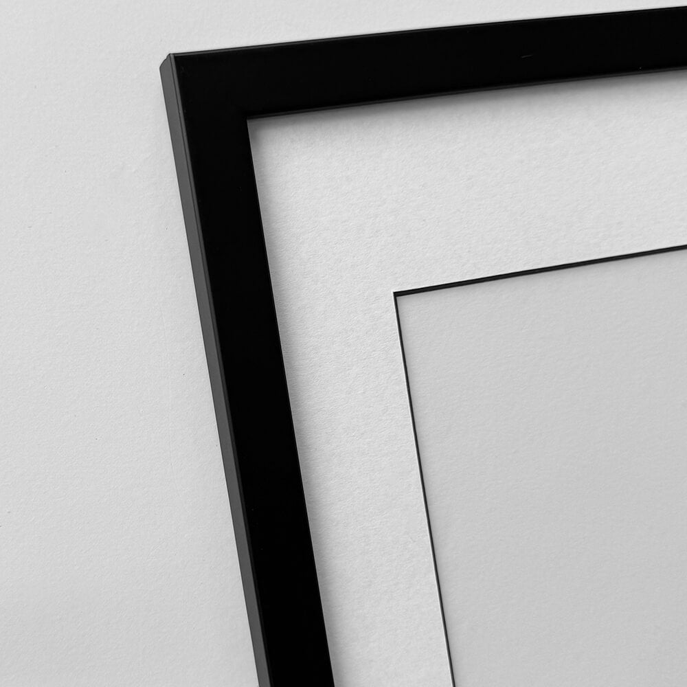 Schwarzer Bilderrahmen aus Holz - Schmal (15 mm) - 30×30 cm